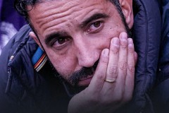 切尔西新援高价加盟引争议：表现低迷教练战术考量下替补待命