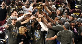 勇士队霍福德加盟：科尔战术新布局，篮球传承与创新故事