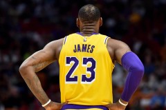 NBA巨星伦纳德快船队签约疑云：阴阳合同调查中